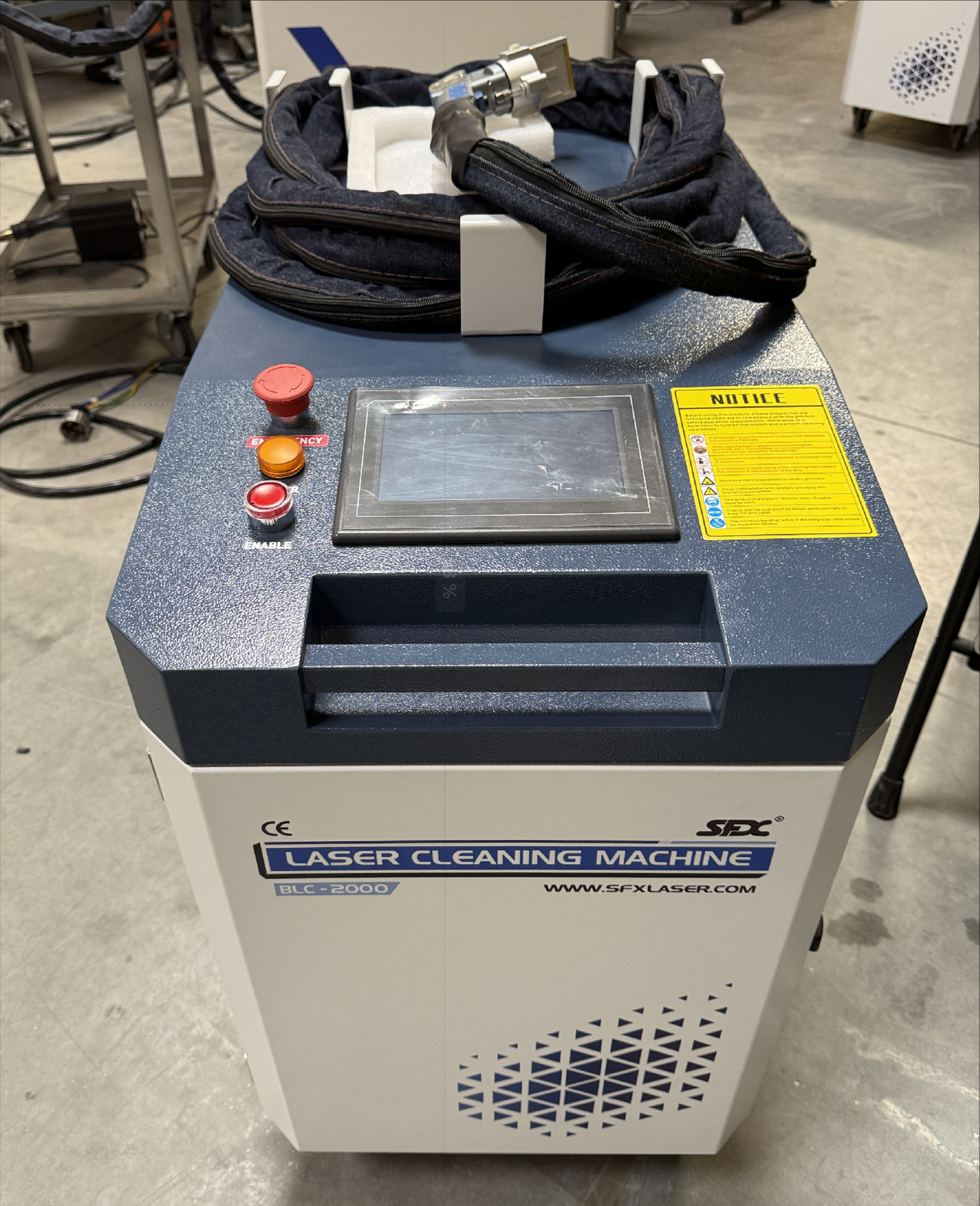 SFX 2KW/3KW MAX Laser Cleaning Machine Water Cooling Metal Rust Oxide Painting Oil Removal Second-hand