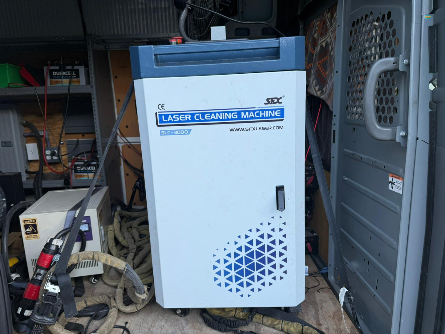 SFX 2KW/3KW MAX Laser Cleaning Machine Water Cooling Metal Rust Oxide Painting Oil Removal Second-hand